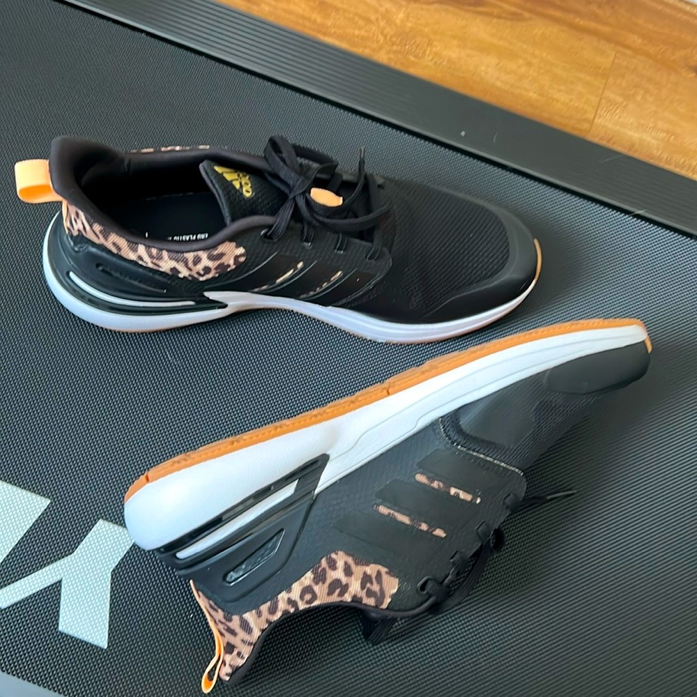 New ✨ adidas cheetah print gym shoes